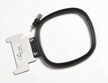 MB4 - J6 - 66x66 mm - Ramskruv Höger